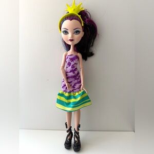 EVER AFTER HIGH Way Too Wonderland Raven Queen Doll